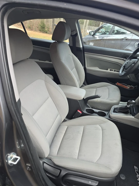 2017 Hyundai Elantra - Image 5 of 9