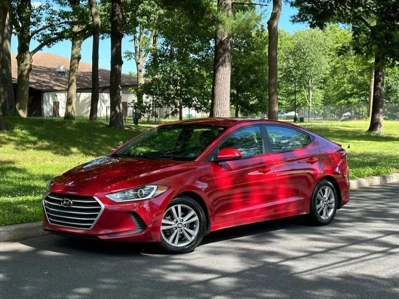 2017 Hyundai Elantra - Image 4 of 12