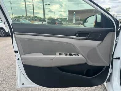 2017 Hyundai Elantra - Image 6 of 21