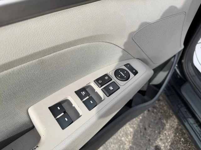 2017 Hyundai Elantra - Image 13 of 21