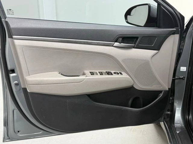 2017 Hyundai Elantra - Image 18 of 21