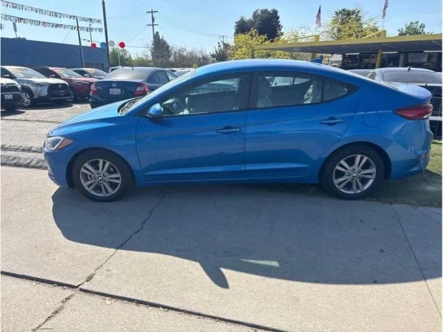2017 Hyundai Elantra - Image 4 of 10