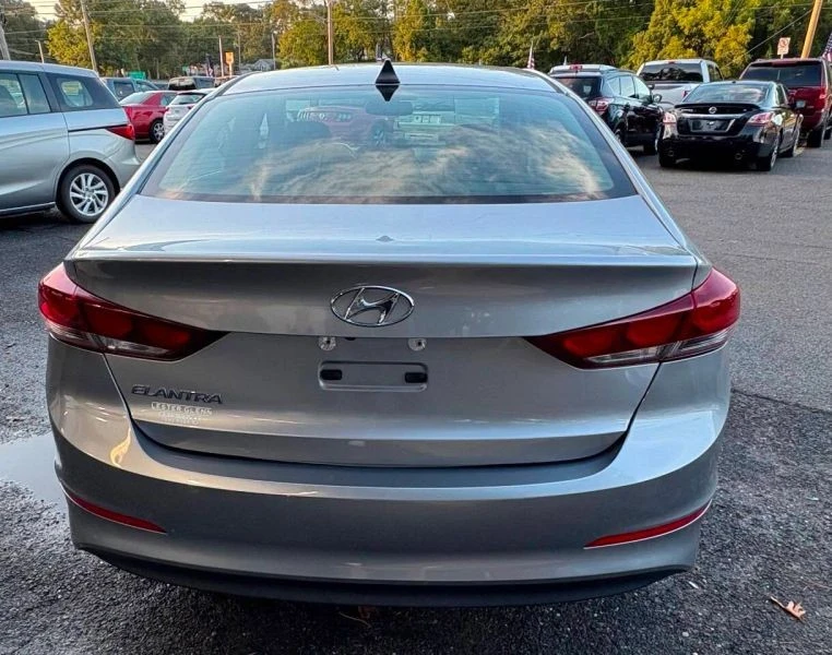2017 Hyundai Elantra - Image 4 of 10