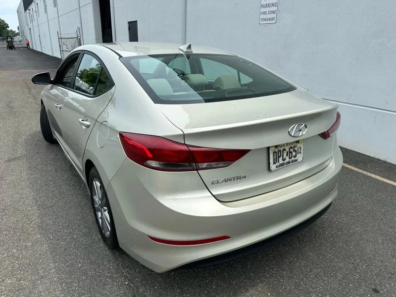 2017 Hyundai Elantra - Image 11 of 12
