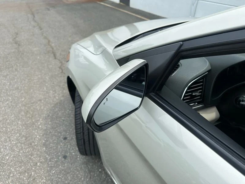 2017 Hyundai Elantra - Image 2 of 12