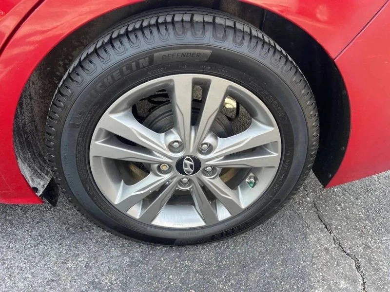 2017 Hyundai Elantra - Image 11 of 12