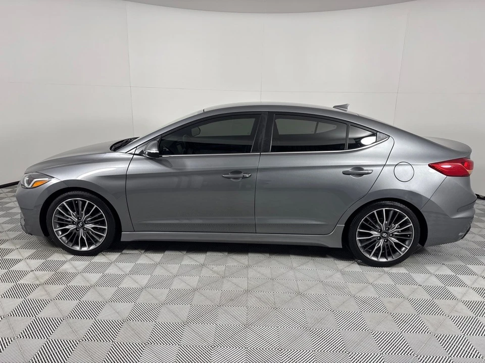 2017 Hyundai Elantra - Image 8 of 12