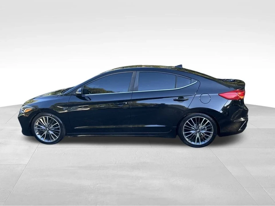 2017 Hyundai Elantra - Image 2 of 12