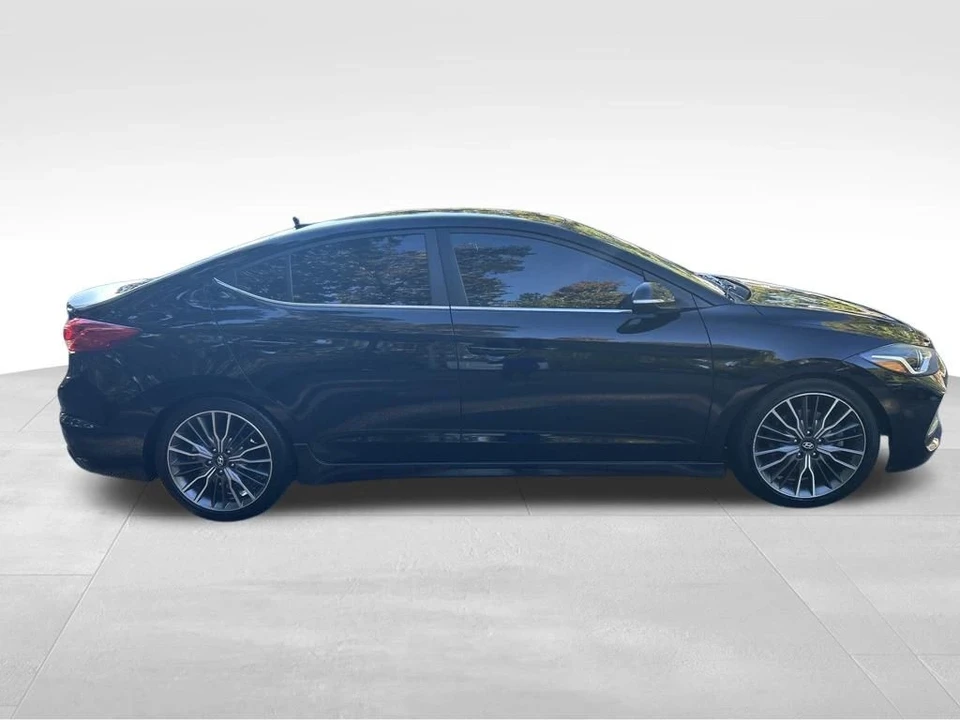 2017 Hyundai Elantra - Image 10 of 12