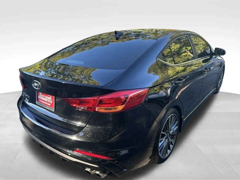 2017 Hyundai Elantra - Image 8 of 12