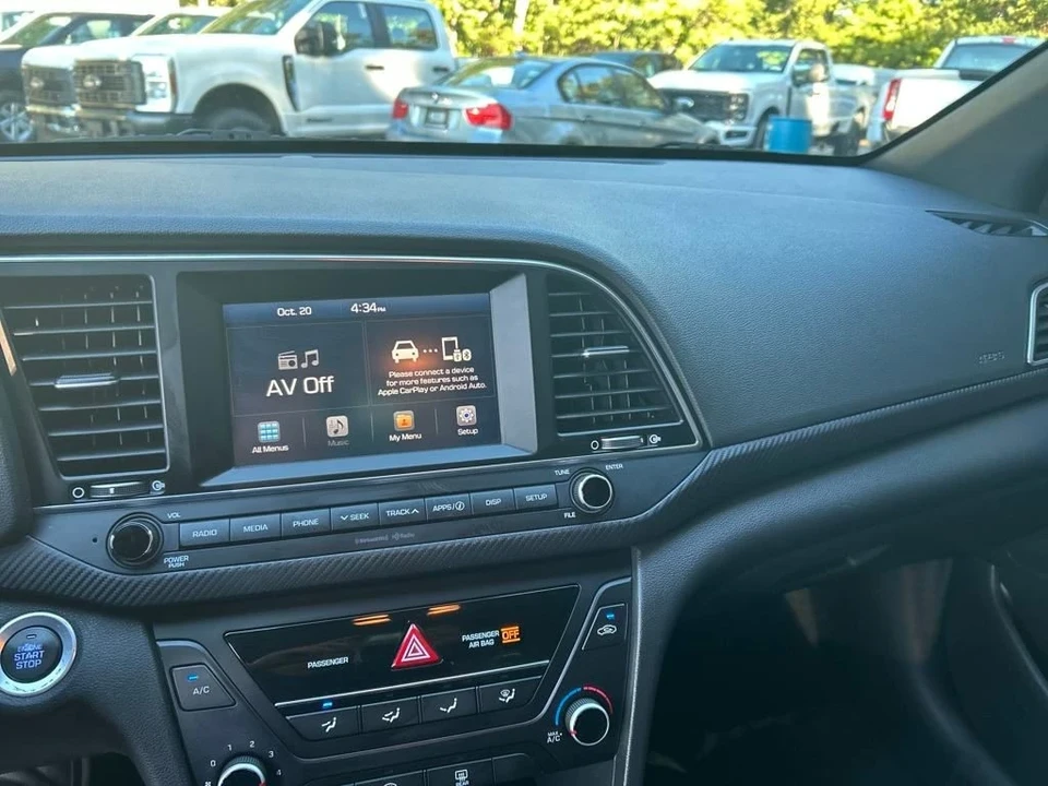 2017 Hyundai Elantra - Image 9 of 12