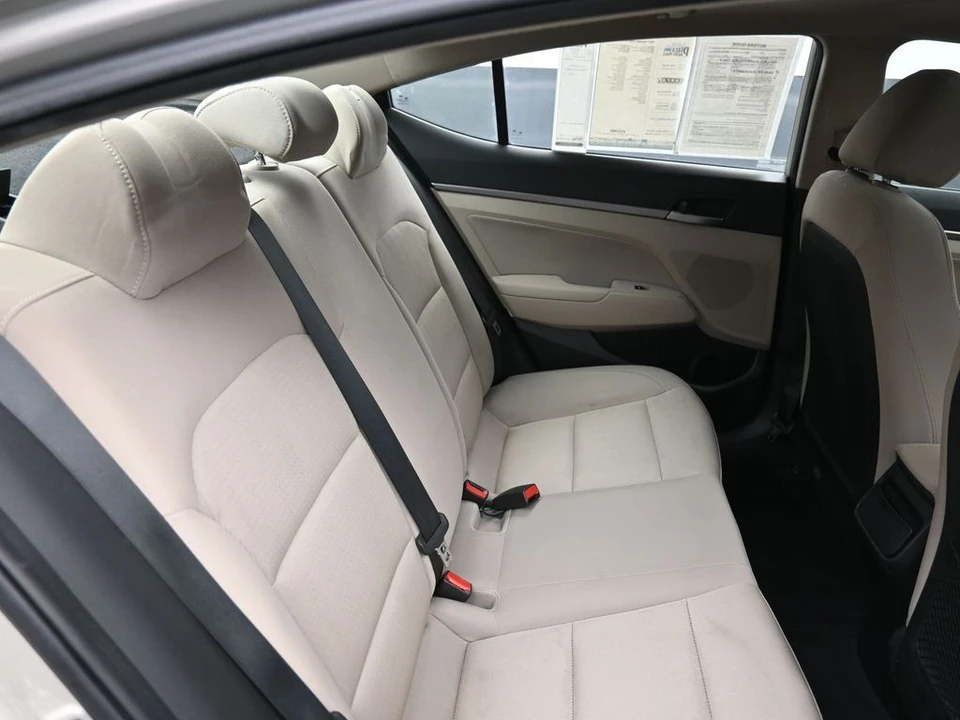 2017 Hyundai Elantra - Image 23 of 31