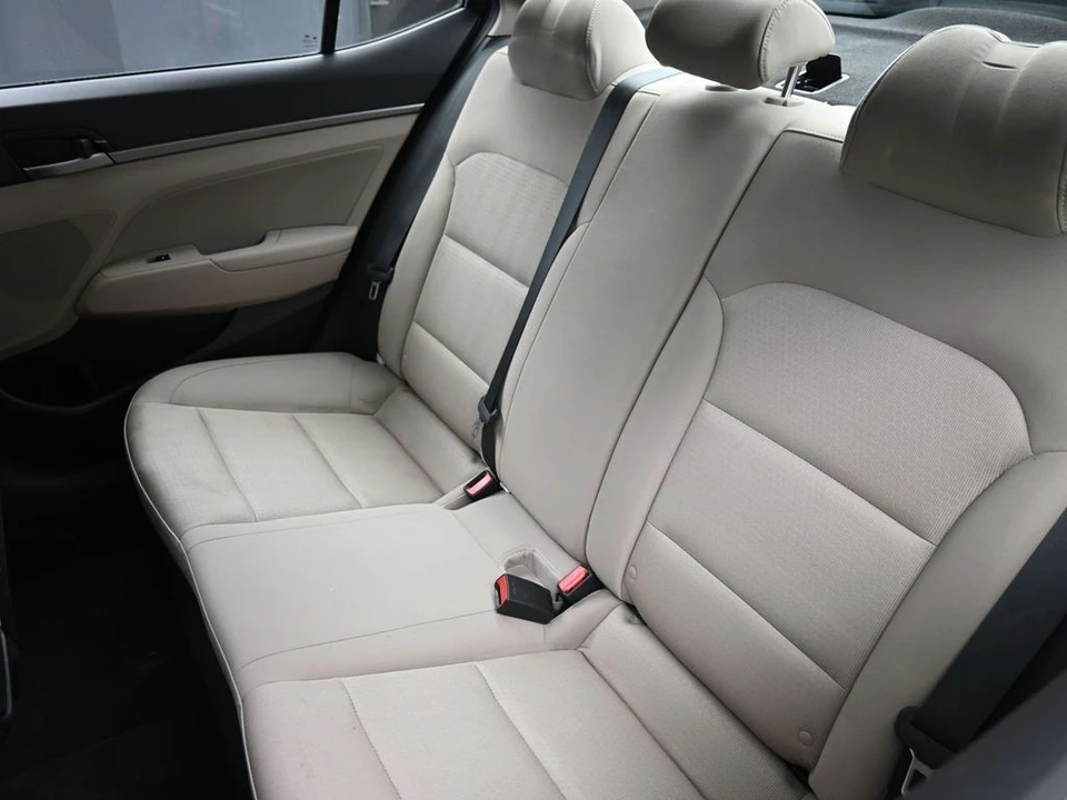 2017 Hyundai Elantra - Image 20 of 31
