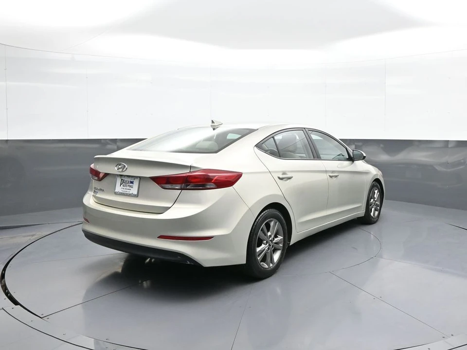 2017 Hyundai Elantra - Image 6 of 31