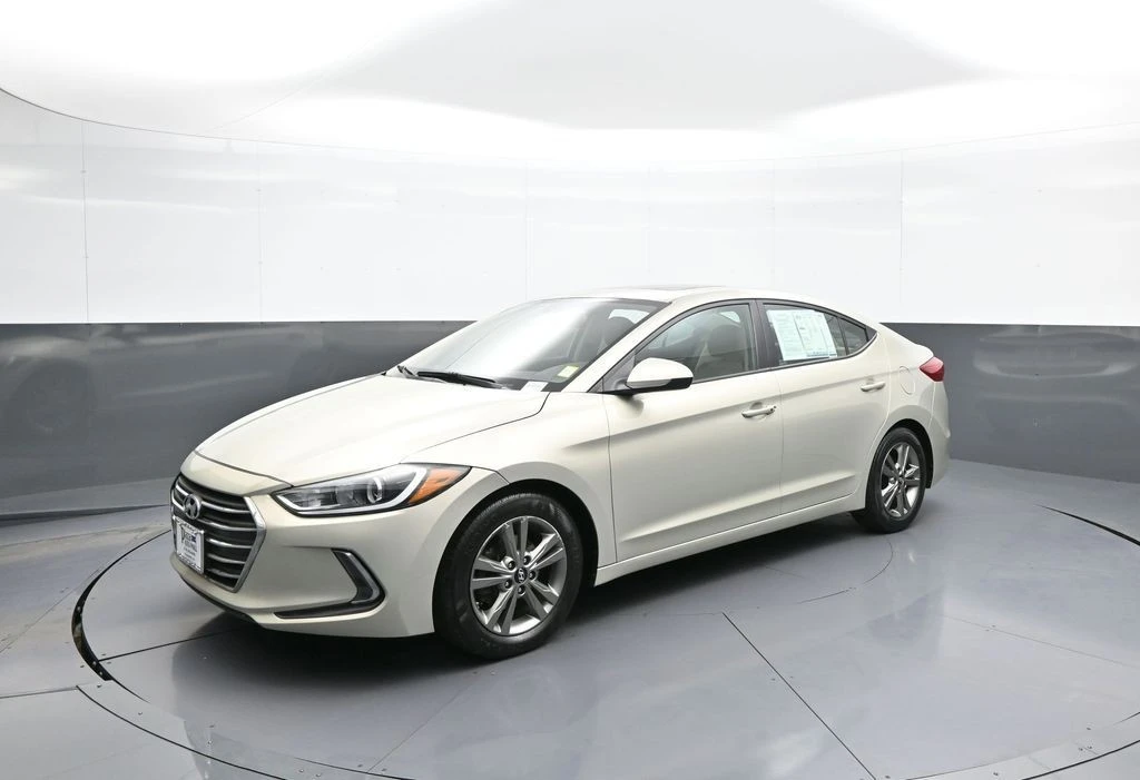 2017 Hyundai Elantra - Image 10 of 31