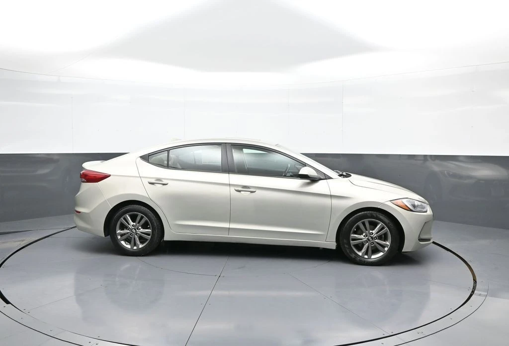 2017 Hyundai Elantra - Image 5 of 31