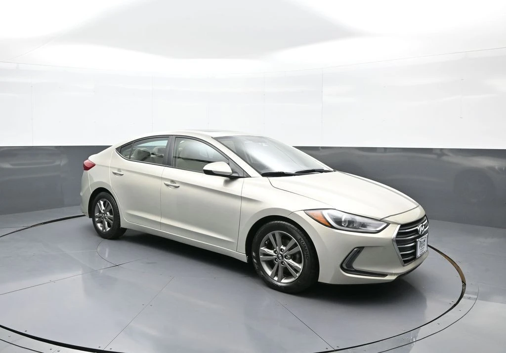 2017 Hyundai Elantra - Image 4 of 31