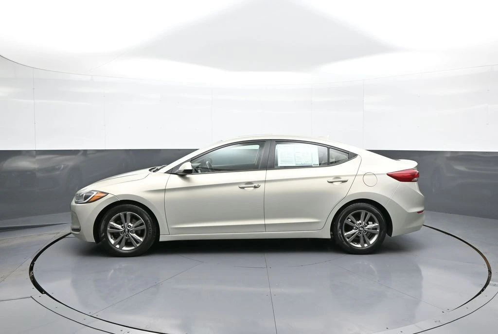 2017 Hyundai Elantra - Image 9 of 31