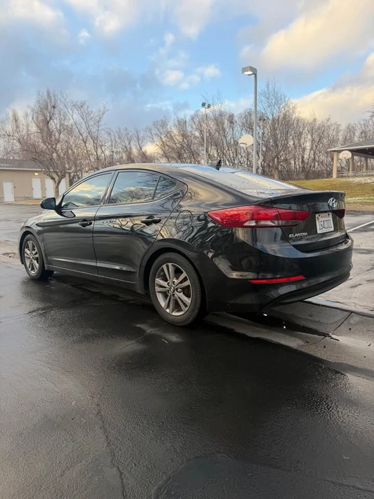 2017 Hyundai Elantra - Image 7 of 14