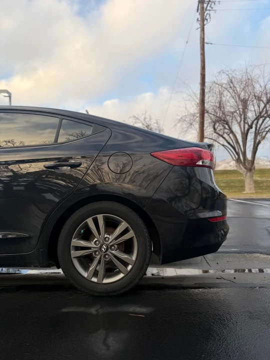2017 Hyundai Elantra - Image 8 of 14