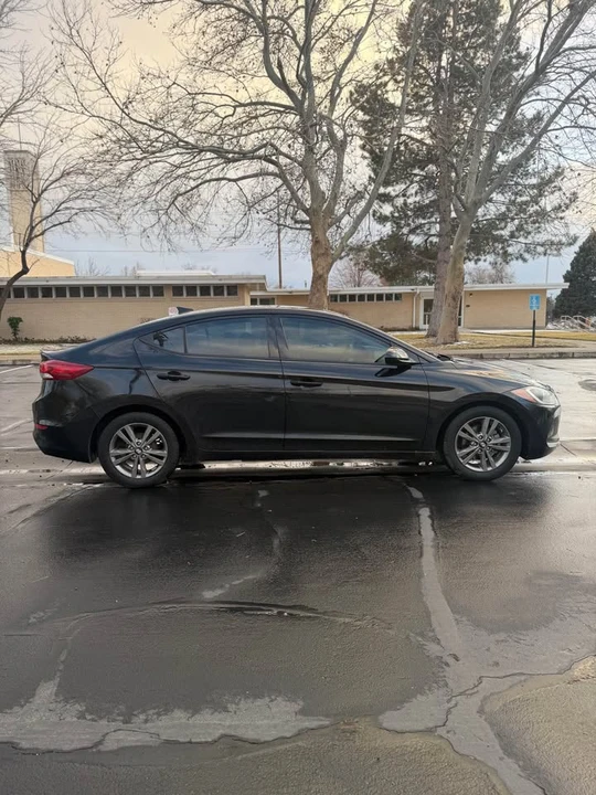2017 Hyundai Elantra - Image 4 of 14