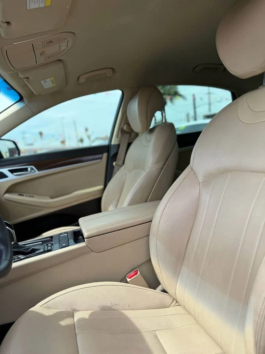 2017 Hyundai Genesis - Image 6 of 9