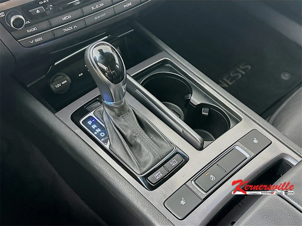 2017 Hyundai Genesis - Image 16 of 21