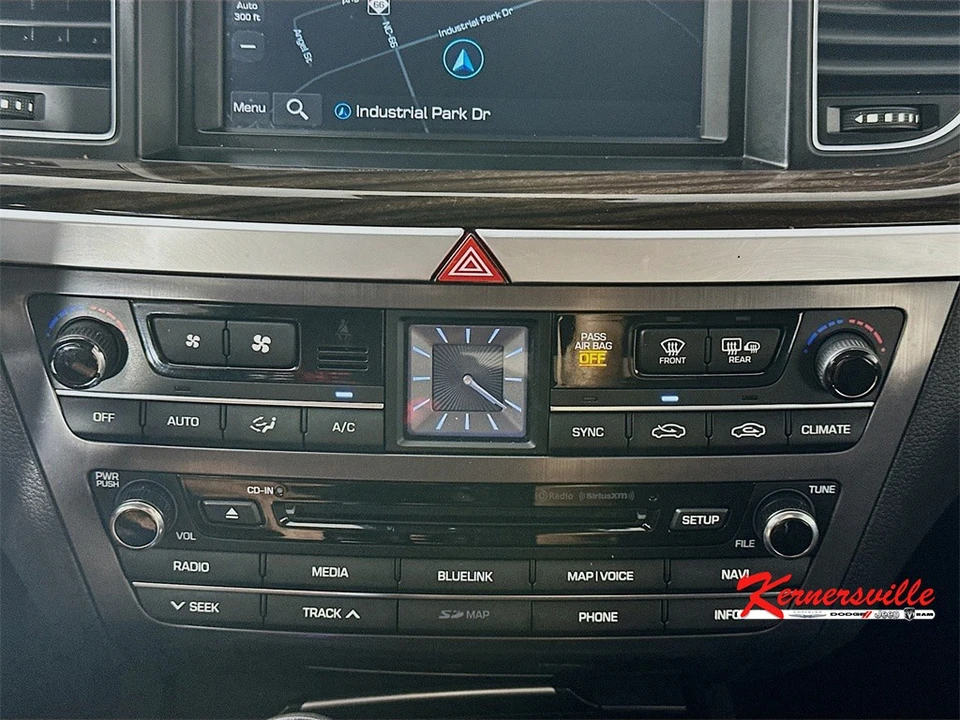 2017 Hyundai Genesis - Image 18 of 21
