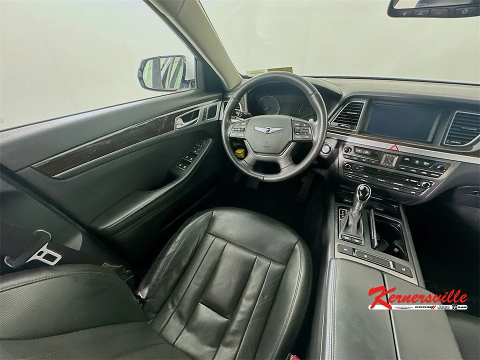 2017 Hyundai Genesis - Image 9 of 21