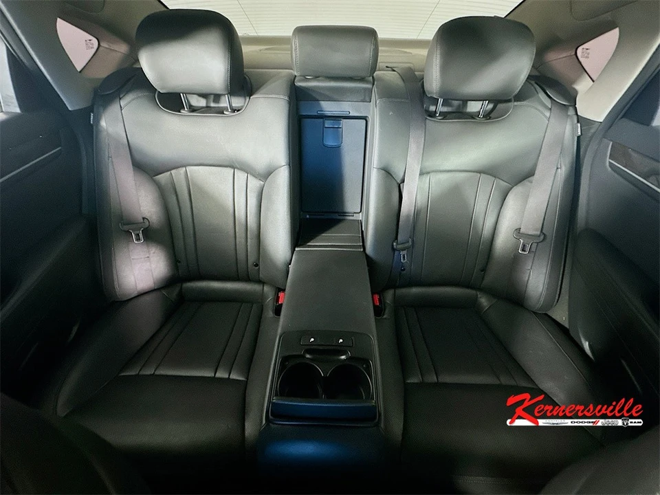 2017 Hyundai Genesis - Image 13 of 21