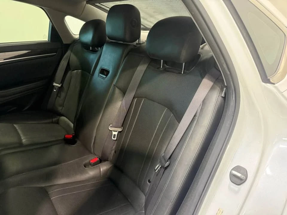 2017 Hyundai Genesis - Image 13 of 18