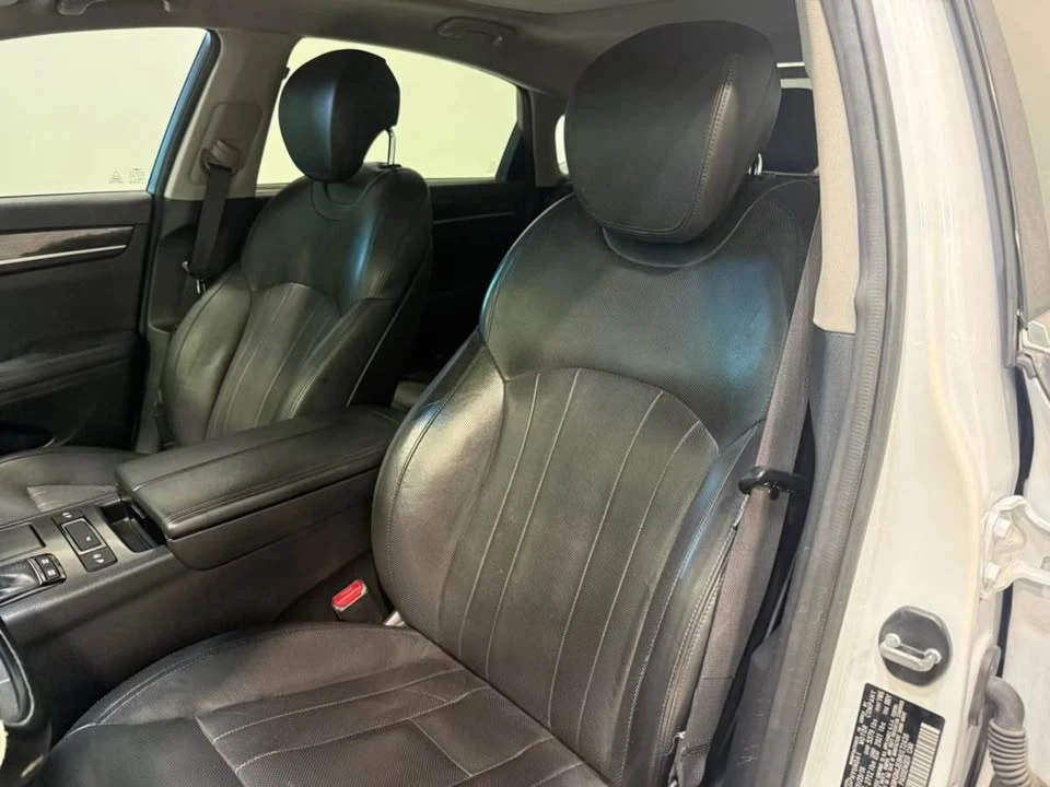 2017 Hyundai Genesis - Image 12 of 18