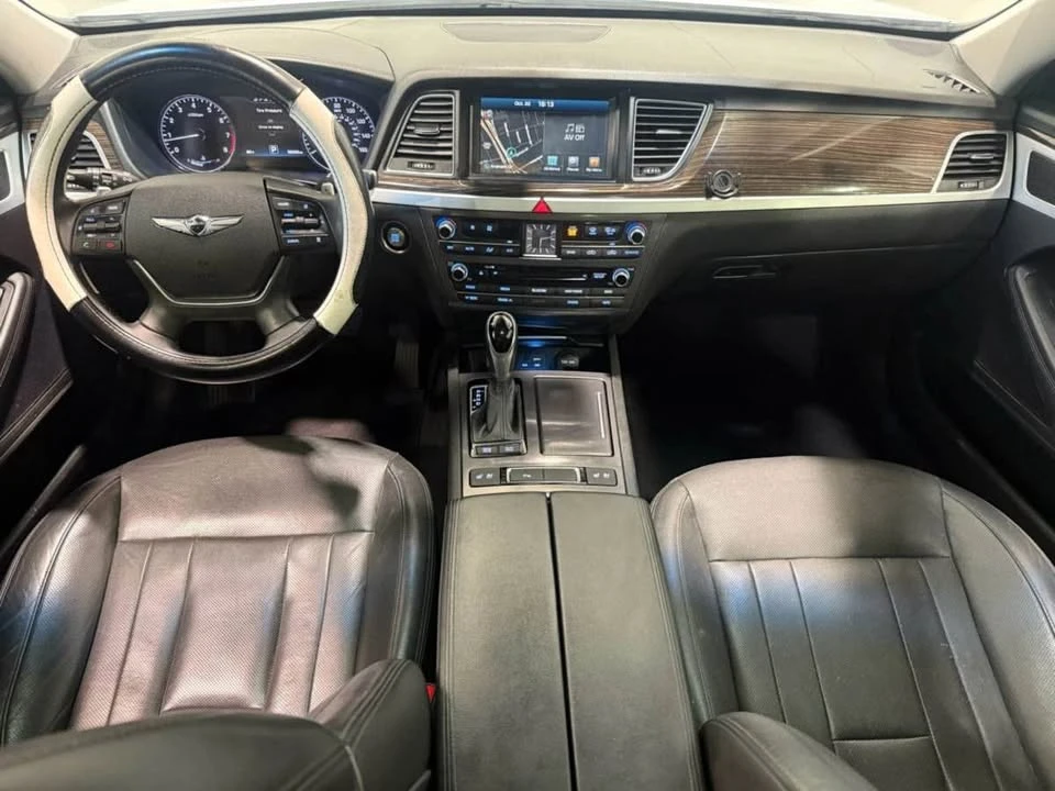 2017 Hyundai Genesis - Image 10 of 18