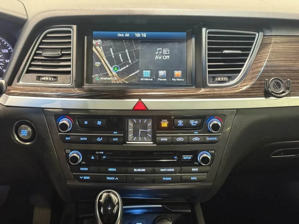 2017 Hyundai Genesis - Image 11 of 18