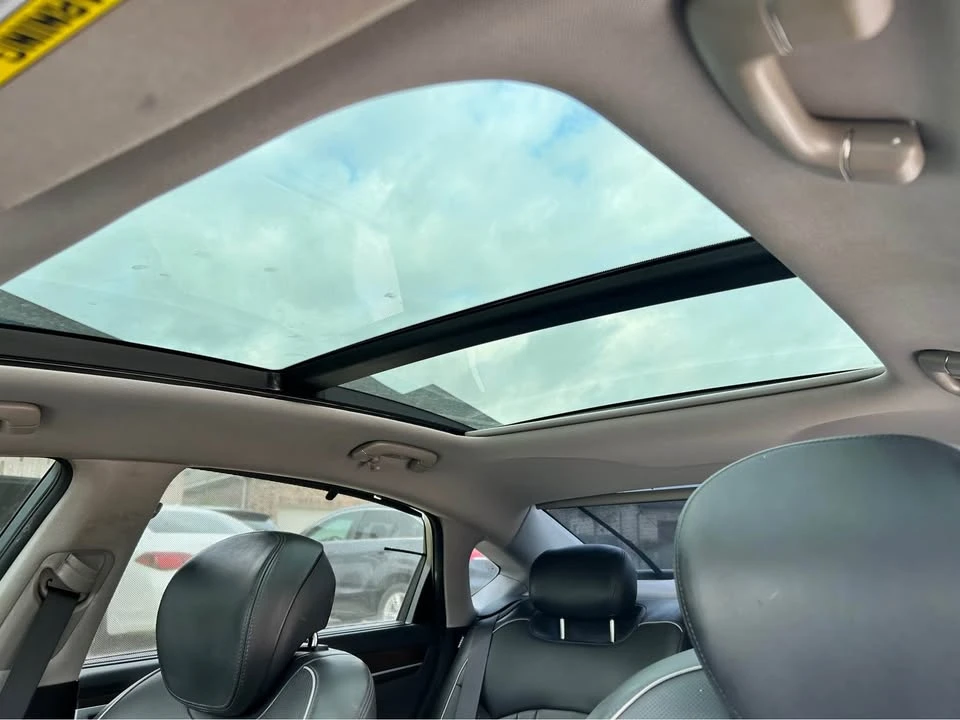 2017 Hyundai Genesis - Image 10 of 13