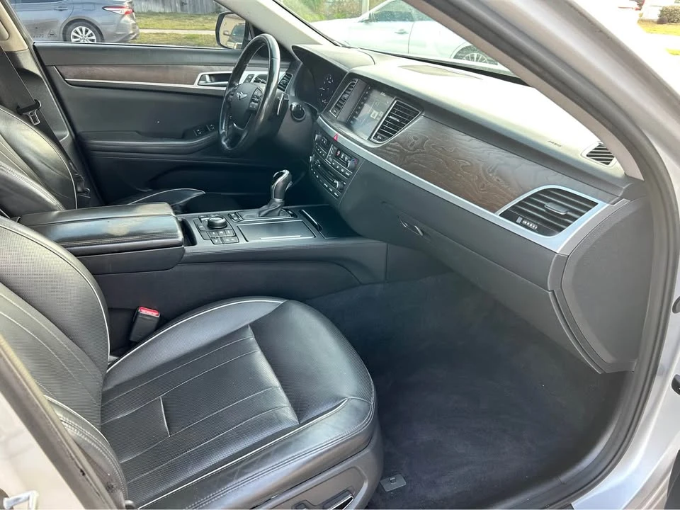 2017 Hyundai Genesis - Image 9 of 13