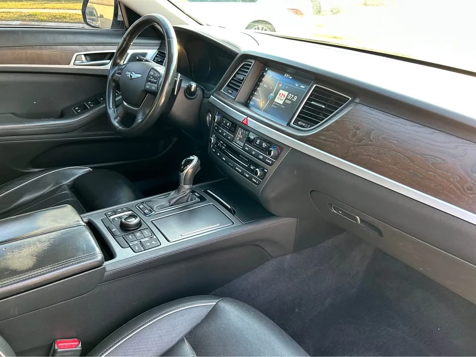 2017 Hyundai Genesis - Image 11 of 13