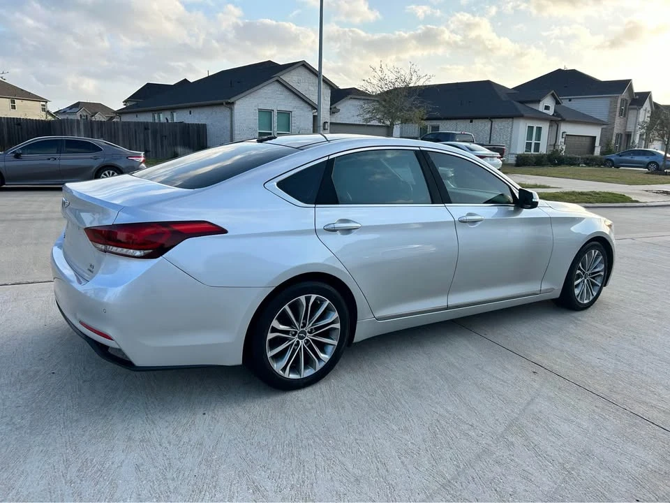 2017 Hyundai Genesis - Image 5 of 13