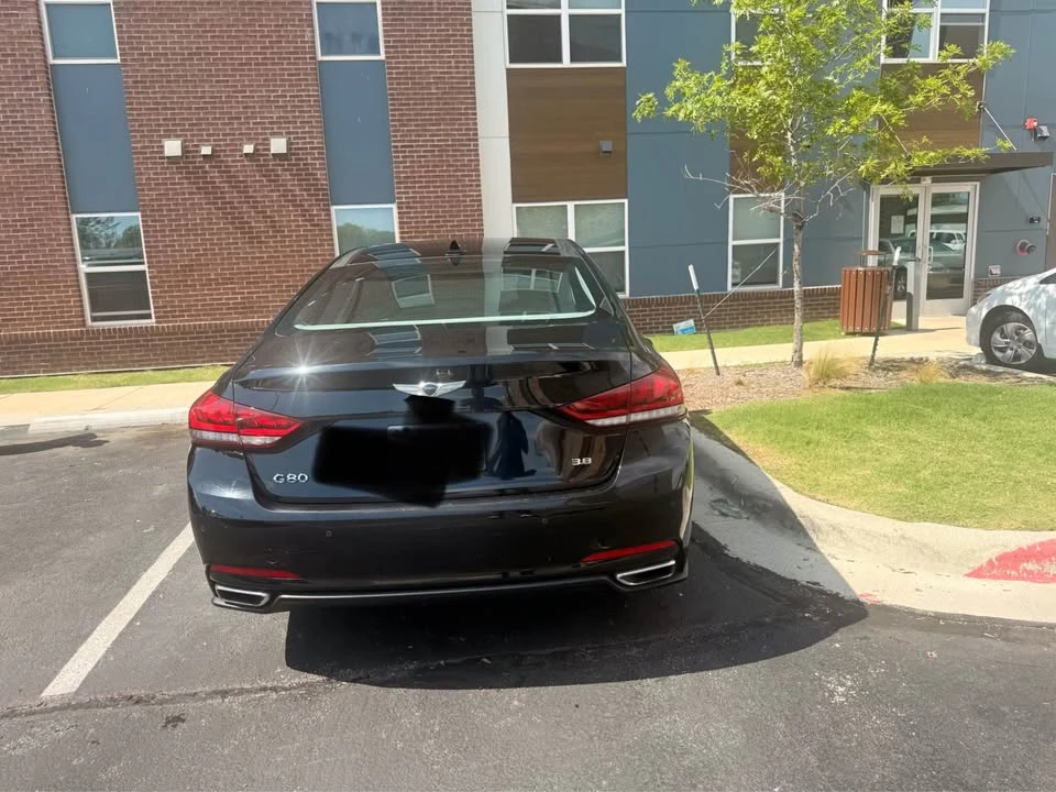 2017 Hyundai Genesis - Image 7 of 12
