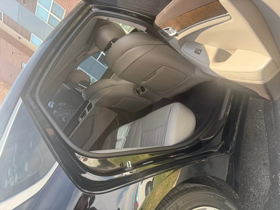 2017 Hyundai Genesis - Image 5 of 12