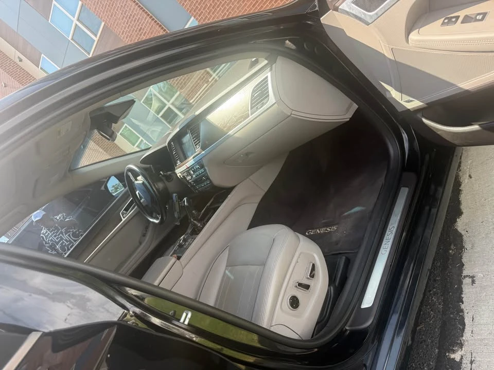 2017 Hyundai Genesis - Image 3 of 12