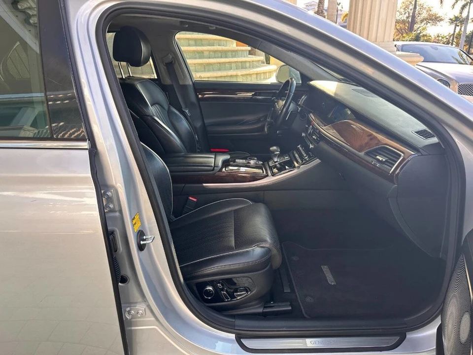 2017 Hyundai Genesis - Image 23 of 24