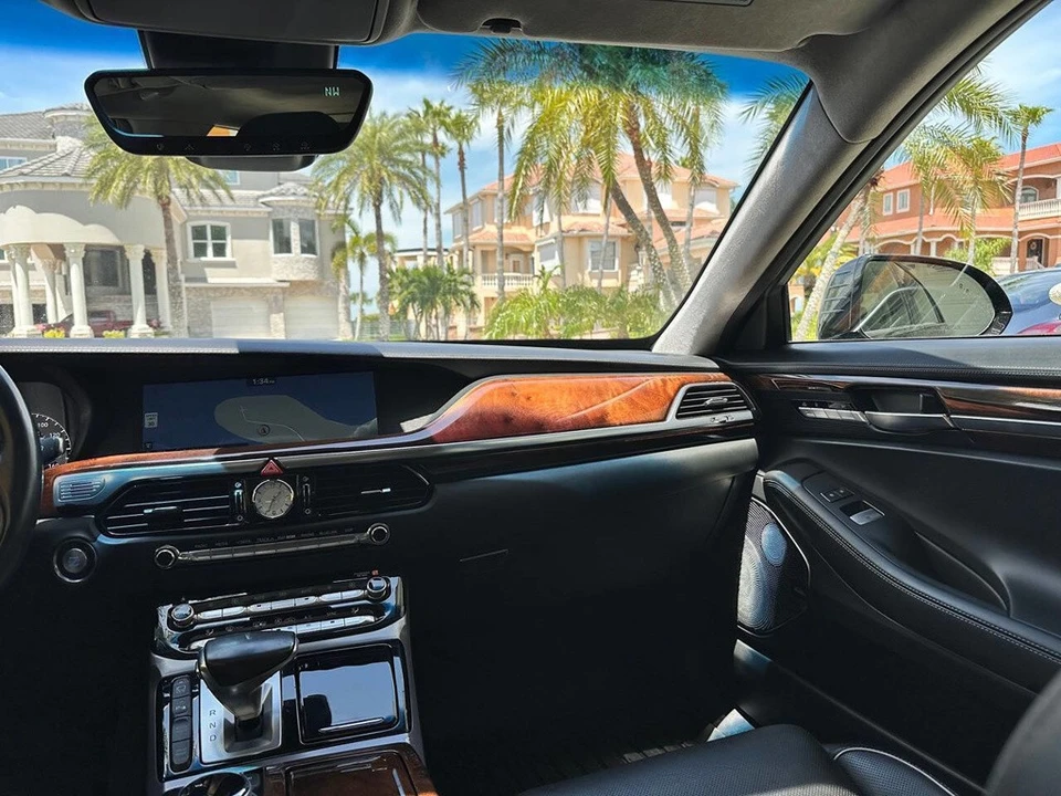 2017 Hyundai Genesis - Image 13 of 24