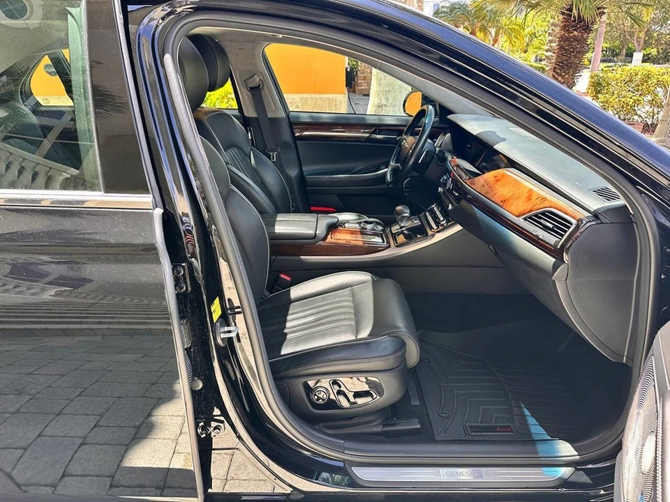 2017 Hyundai Genesis - Image 23 of 24