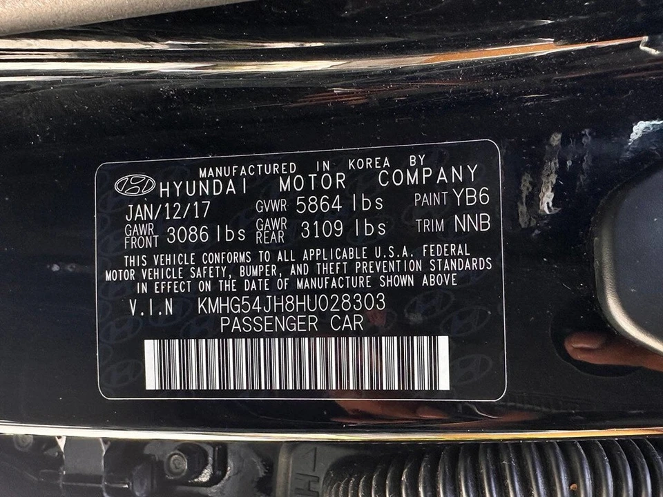 2017 Hyundai Genesis - Image 9 of 24