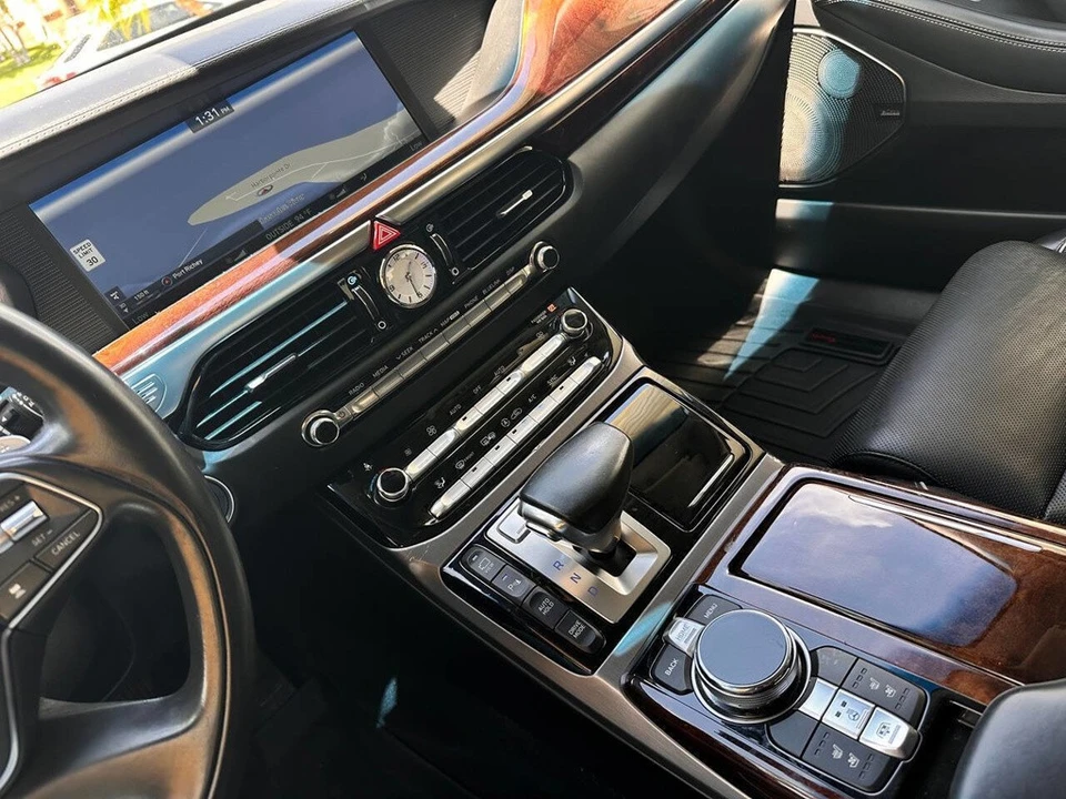 2017 Hyundai Genesis - Image 19 of 24