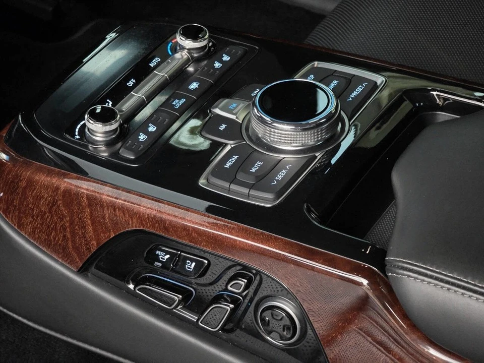 2017 Hyundai Genesis - Image 20 of 21