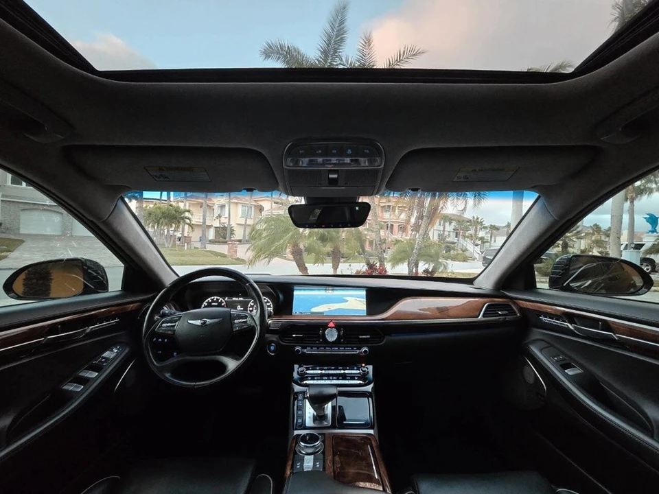 2017 Hyundai Genesis - Image 10 of 21