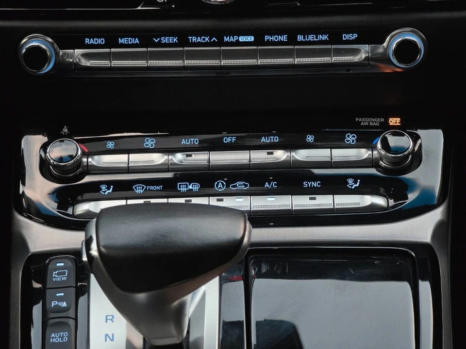 2017 Hyundai Genesis - Image 14 of 21