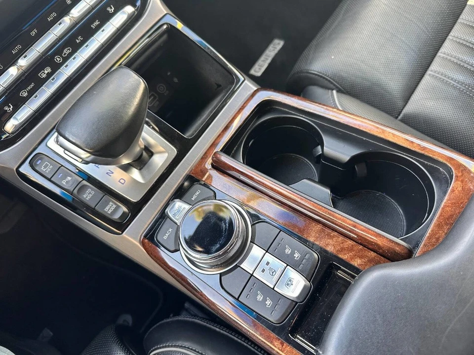 2017 Hyundai Genesis - Image 20 of 21